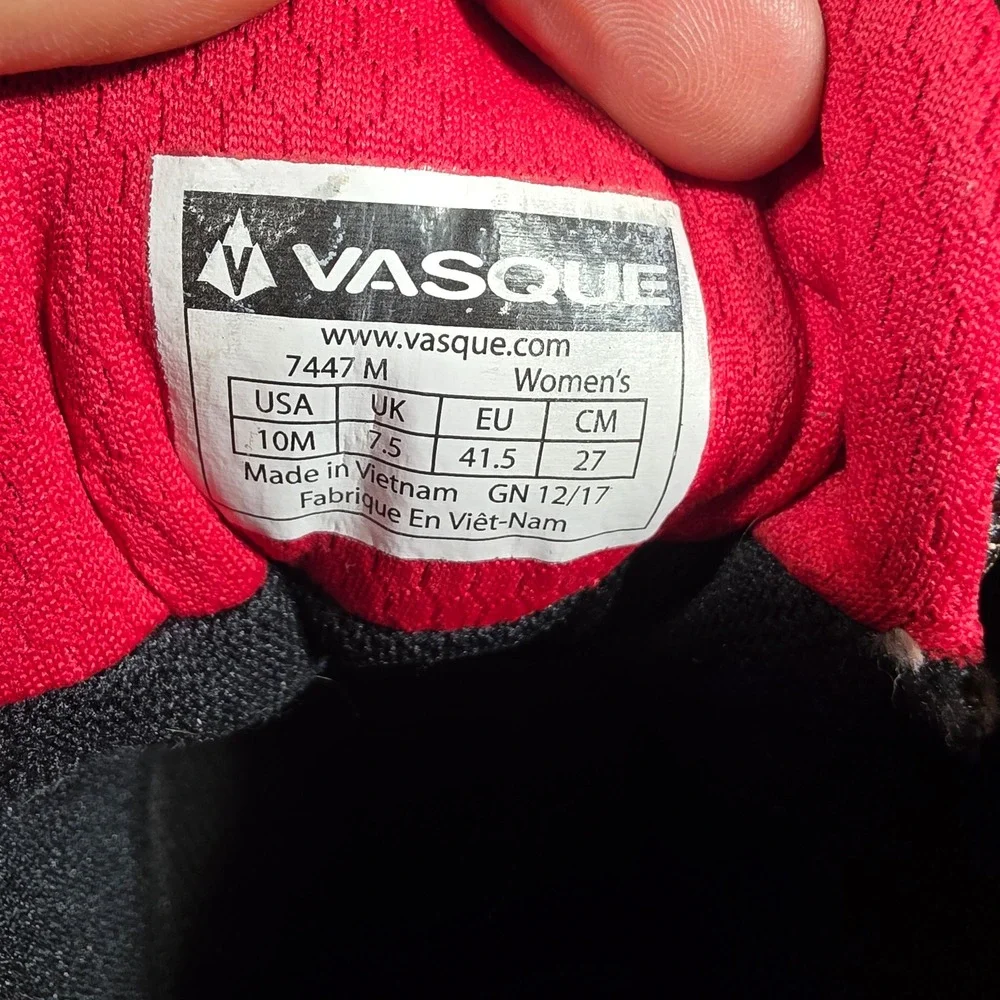 Vasque UltraDry Men 8.5 Hiking Boots Black Grey Red Suede Mesh 7447 M Waterproof